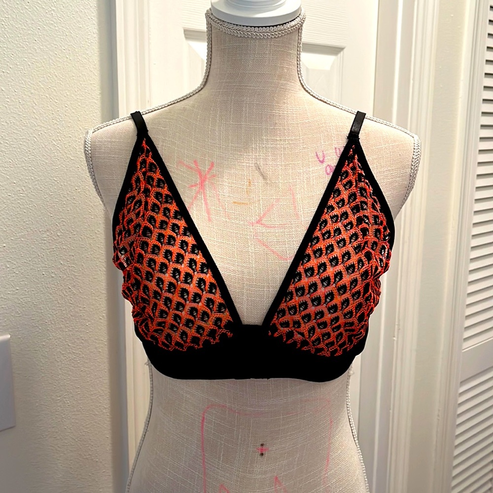 Bisou textured triangle bralette